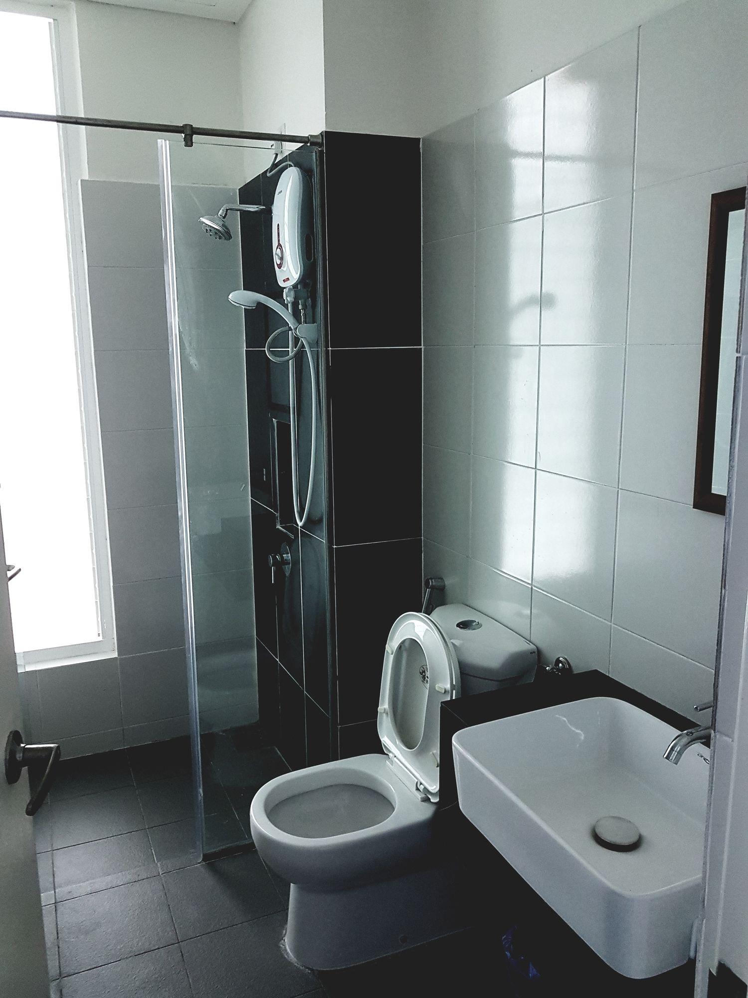 Holi 1Medini Suites