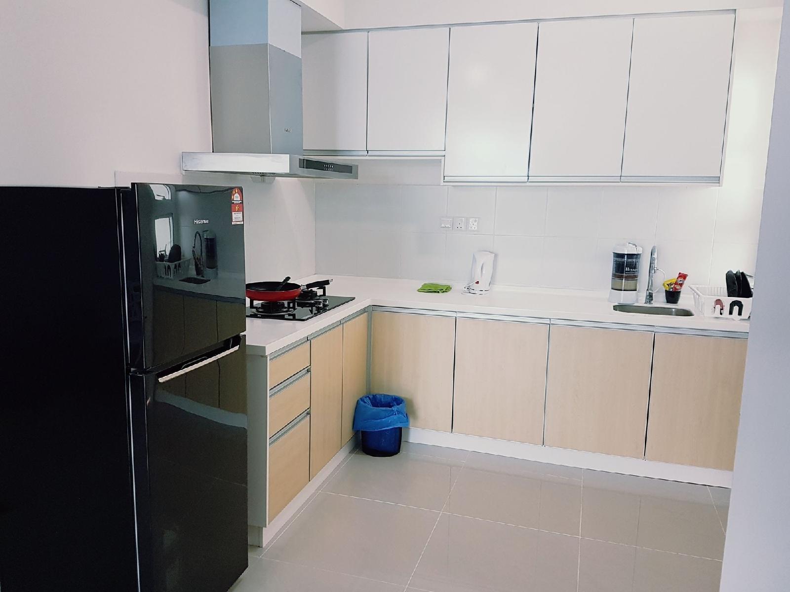 Holi 1Medini Suites
