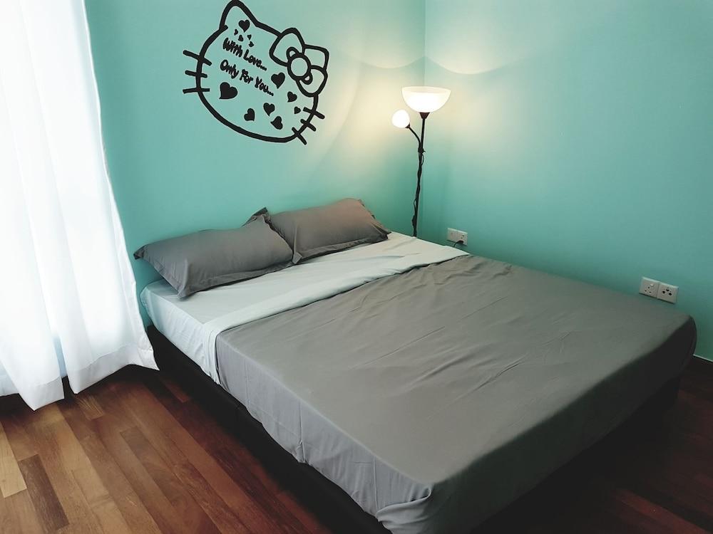 Holi 1Medini Suites