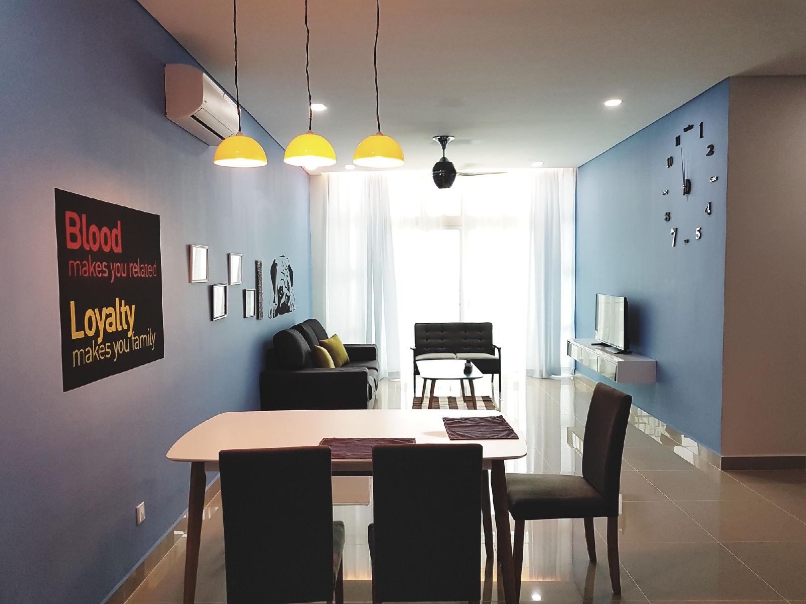 Holi 1Medini Suites
