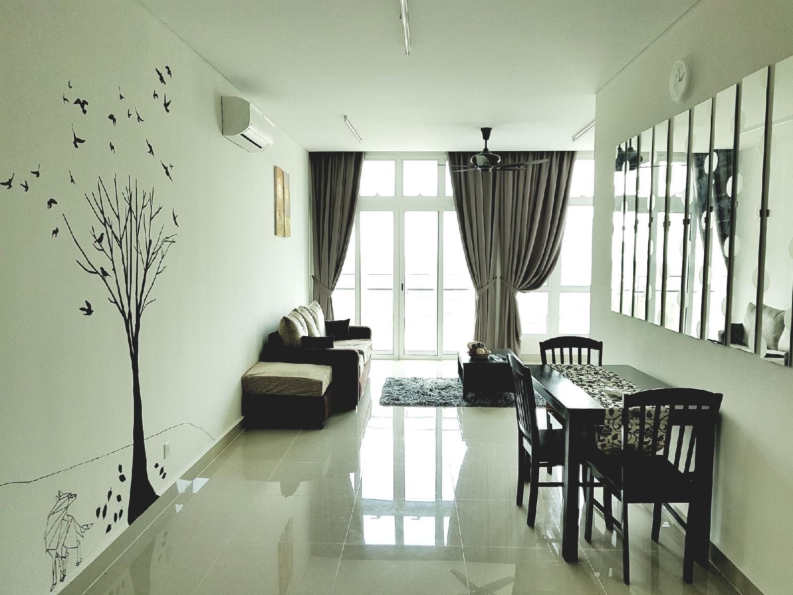 Holi 1Medini Suites