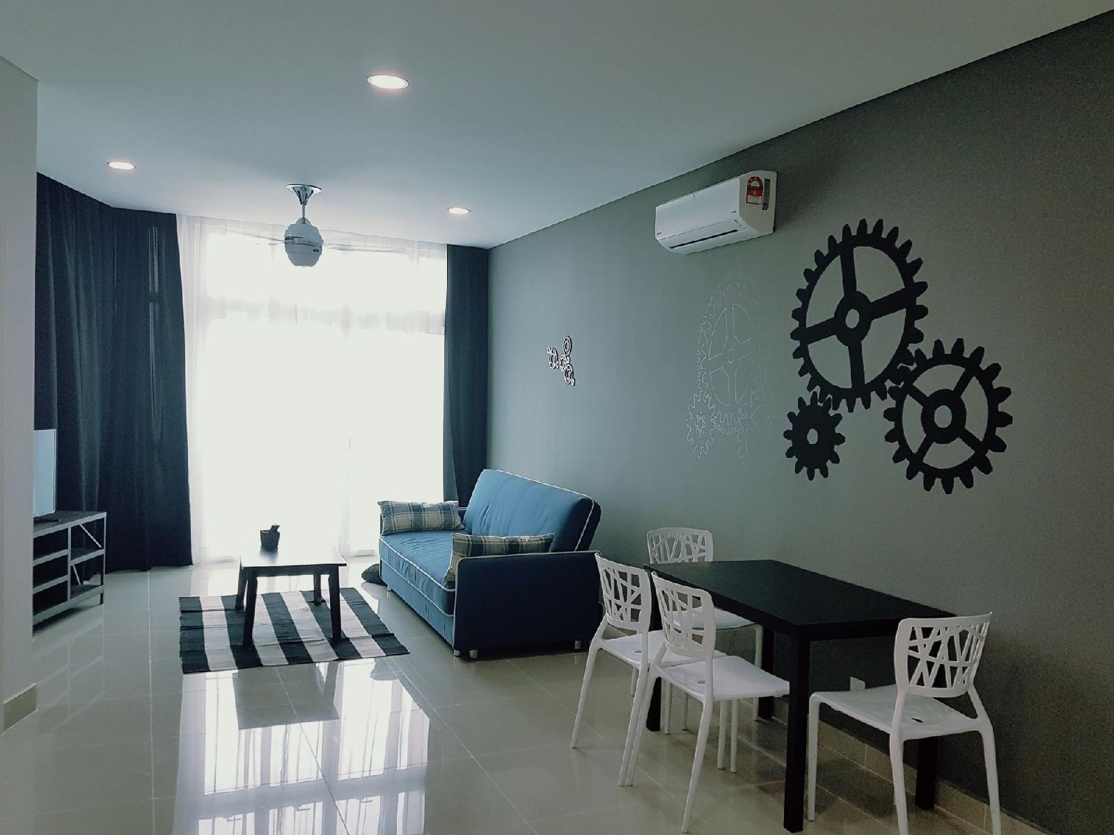 Holi 1Medini Suites