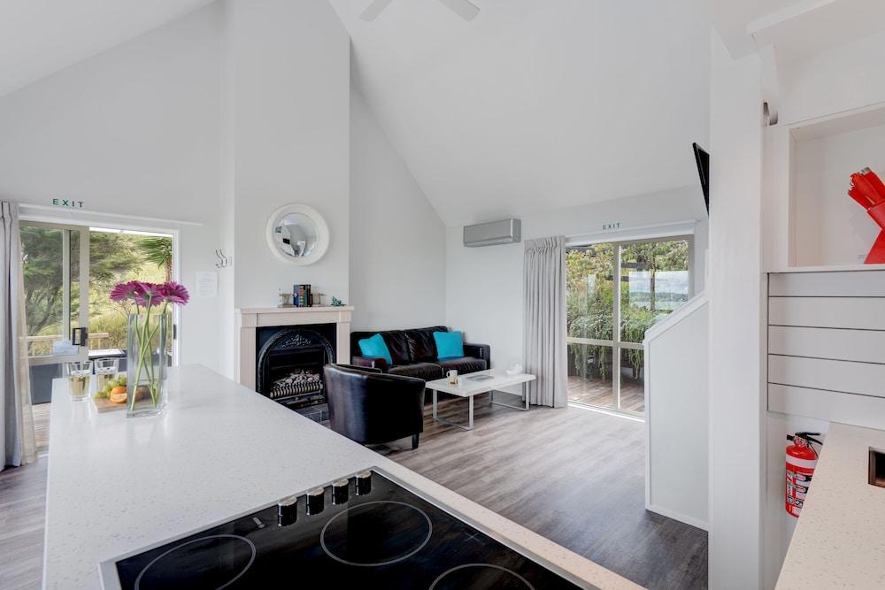 Woodside Bay Estate