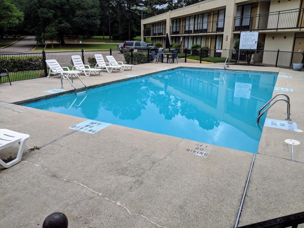 Magnuson Hotel St. Francisville