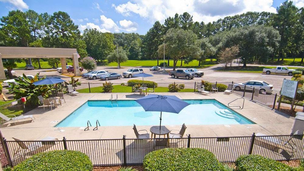 Magnuson Hotel St. Francisville