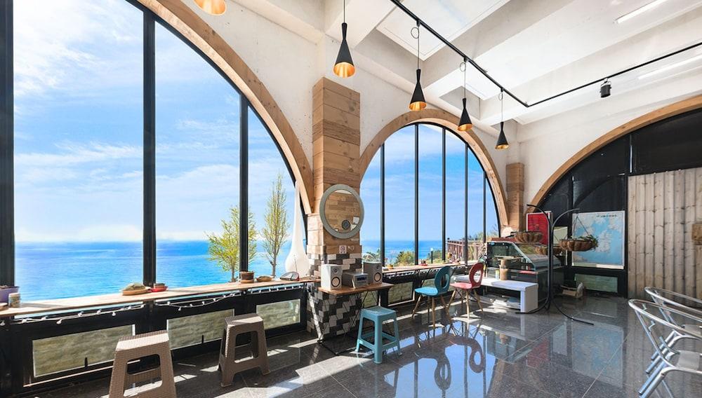 Santorini-N Pension