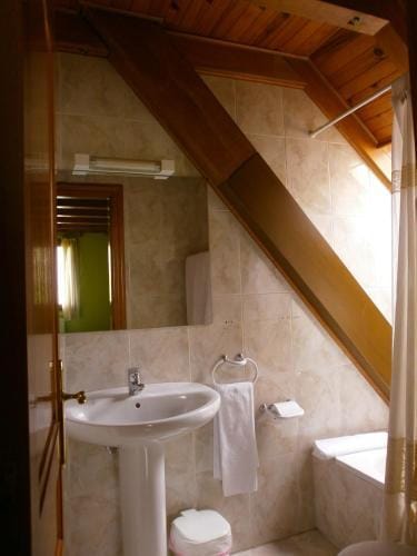 Hostal Ezkaurre
