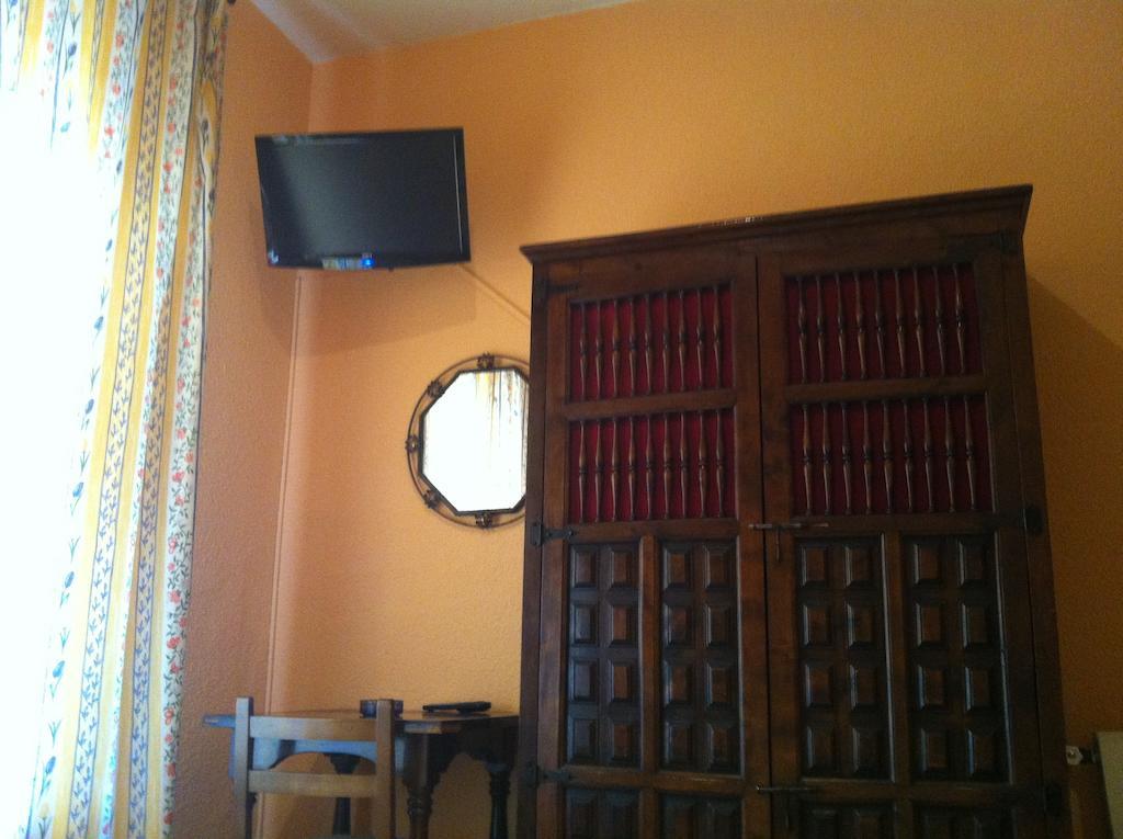 Hostal Paracuellos