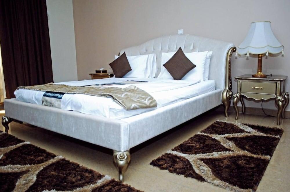 The Big 5 Hotel
