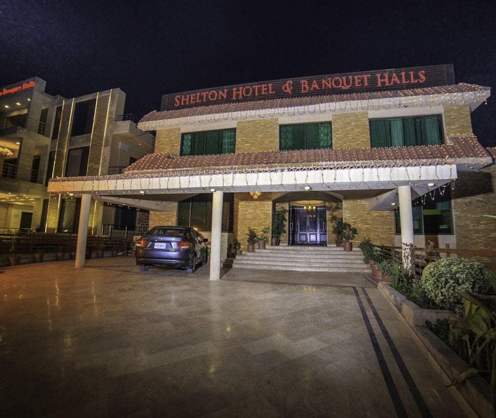 Shelton Hotel
