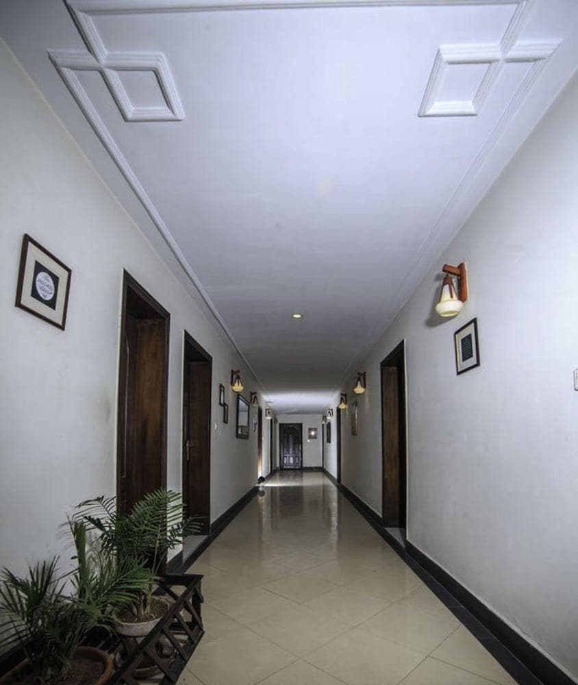 Shelton Hotel