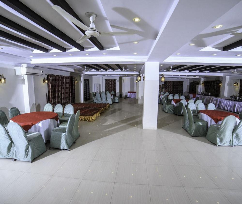Shelton Hotel