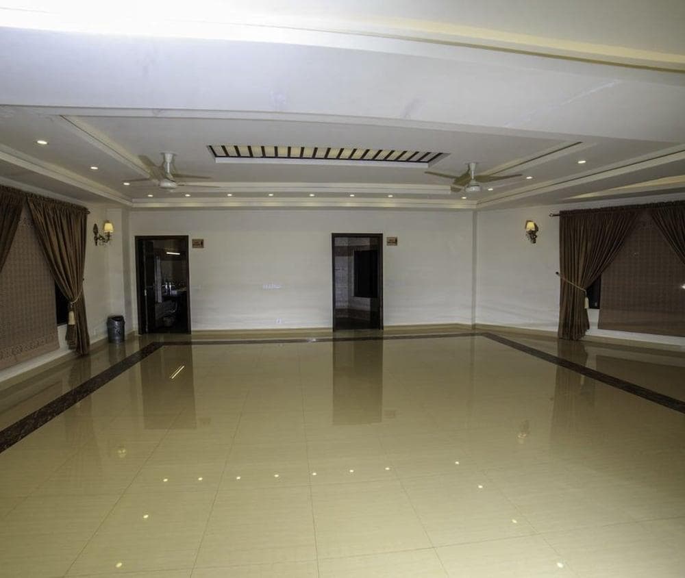 Shelton Hotel