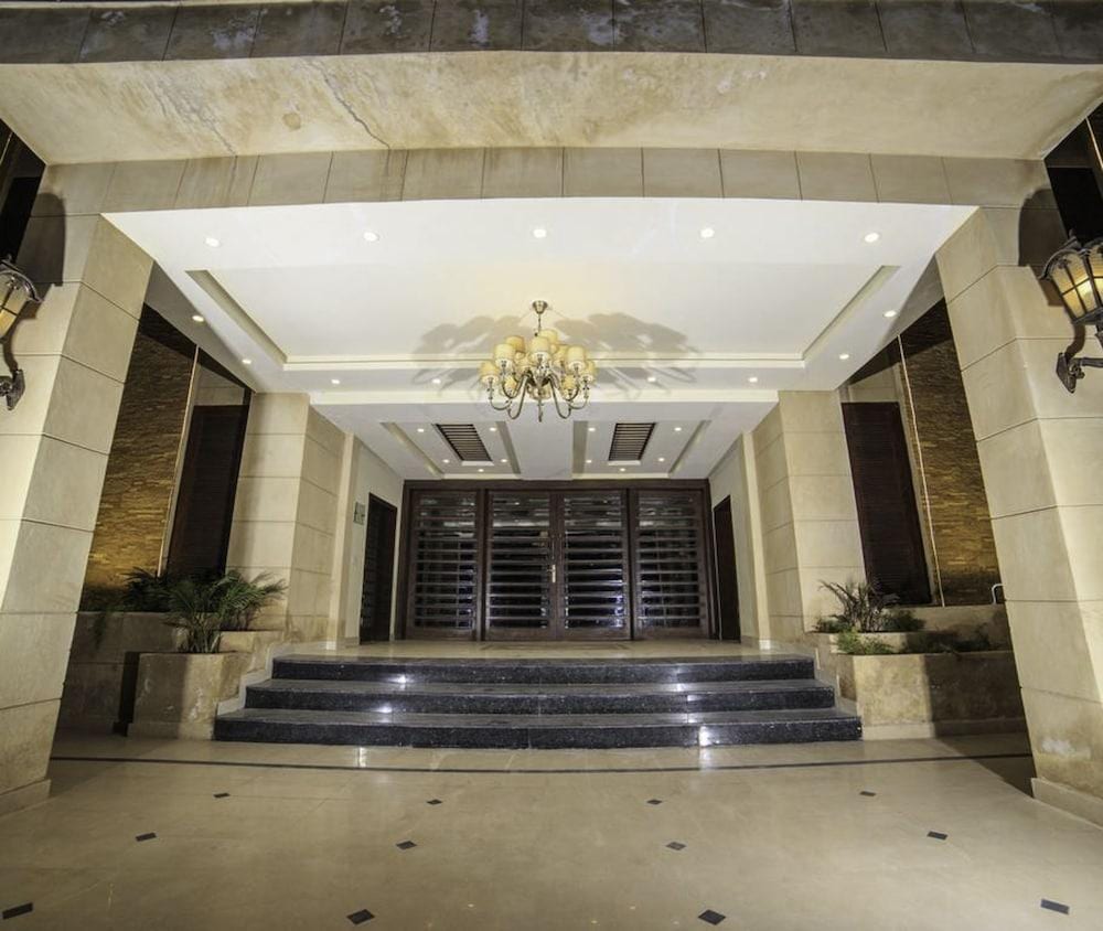 Shelton Hotel