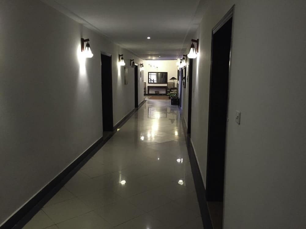 Shelton Hotel