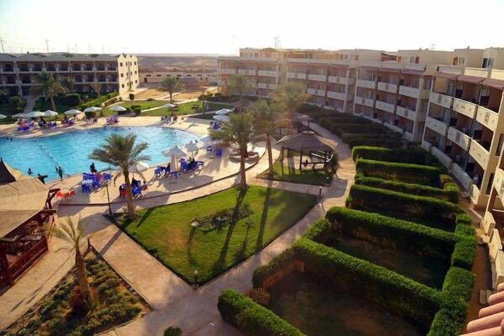 Alhayat Ain El Sokhna