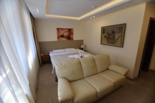 Hotel Happy