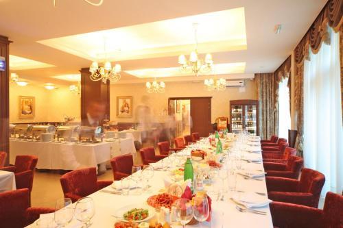 Wing Club Hotel