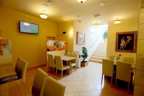 Wing Club Hotel