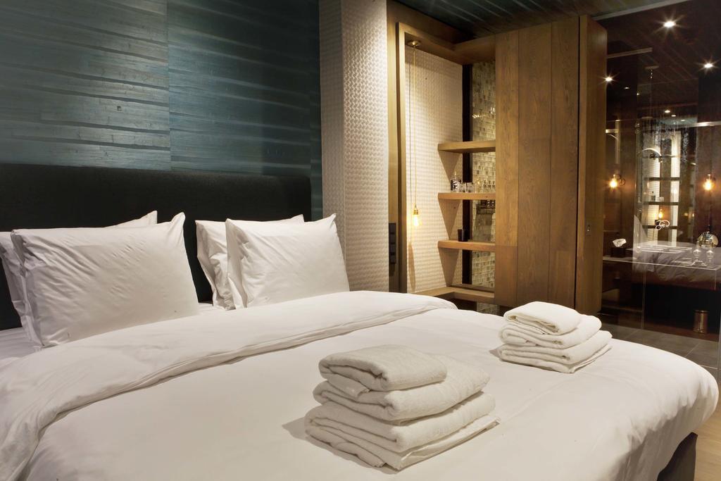 Manzo Suites