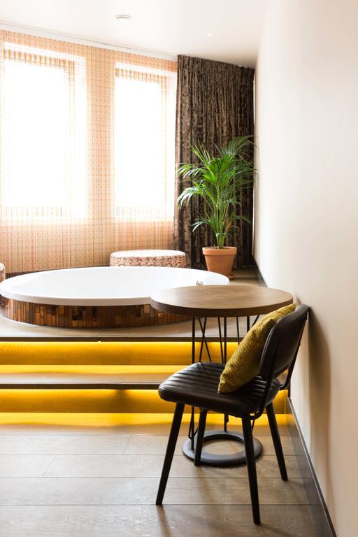 Manzo Suites