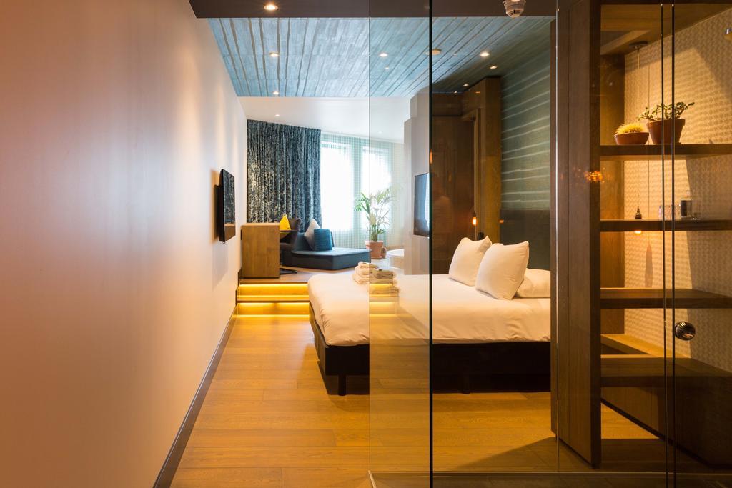 Manzo Suites