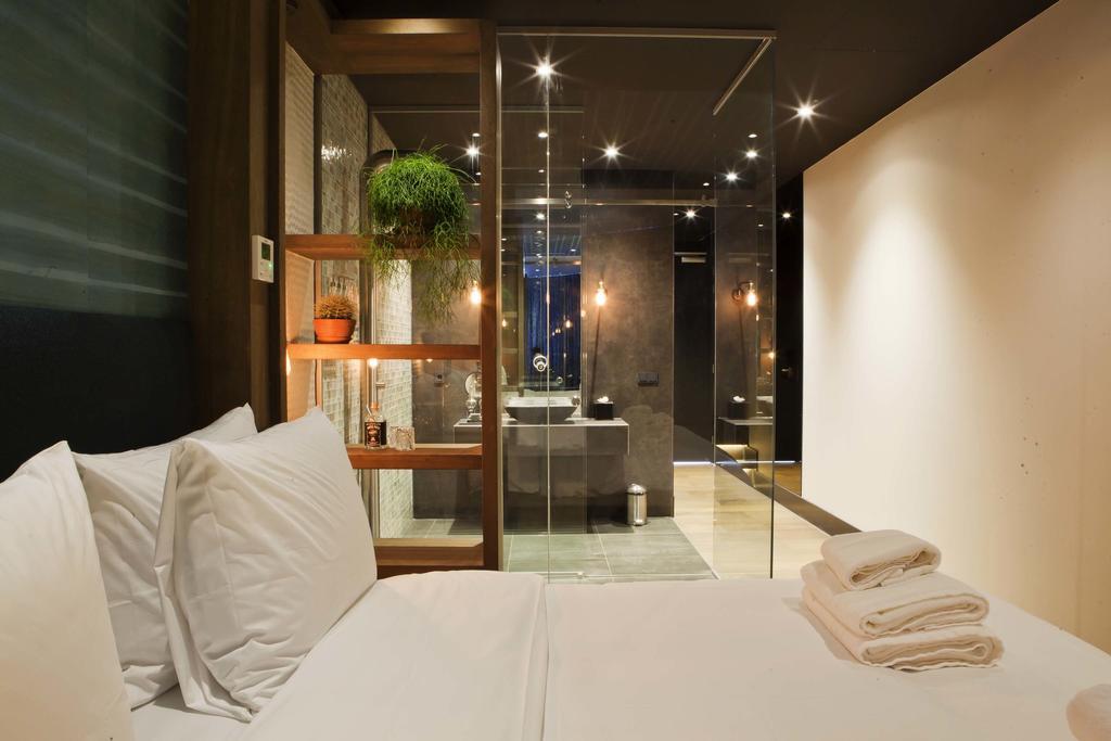 Manzo Suites