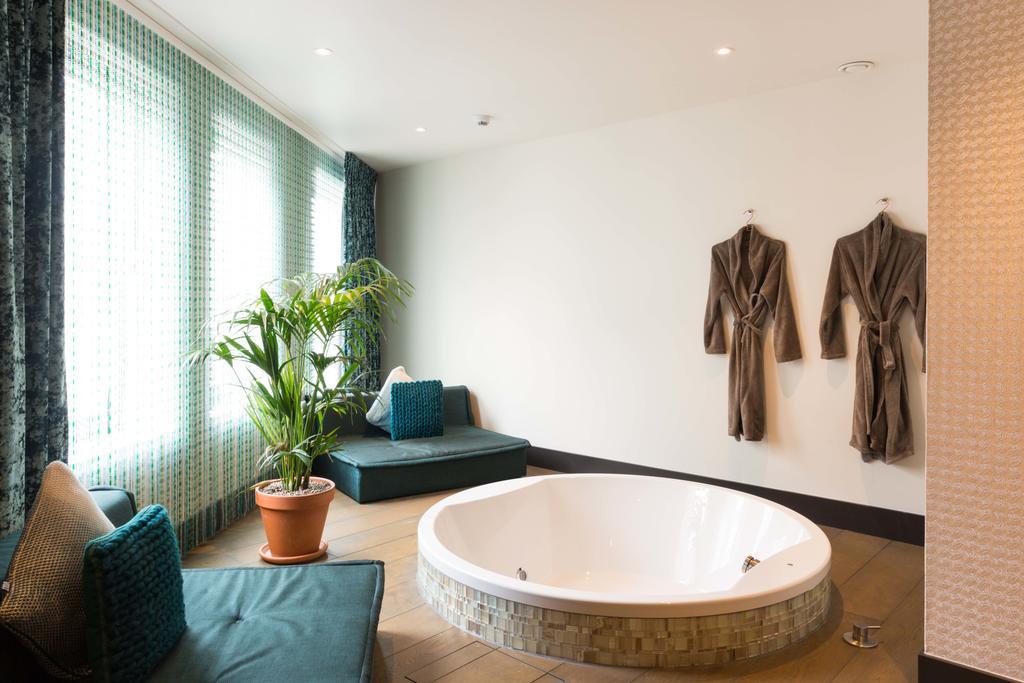 Manzo Suites