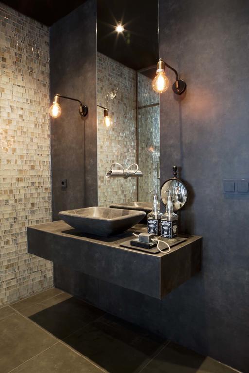 Manzo Suites