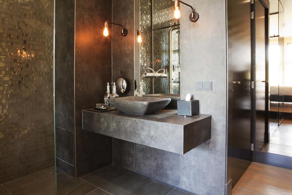 Manzo Suites