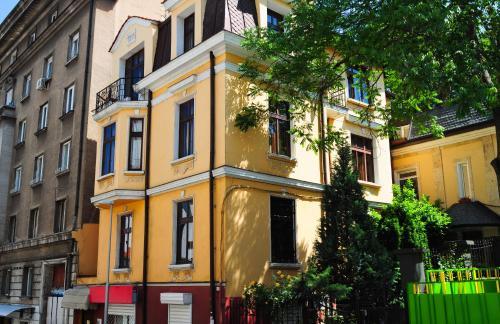 L'Opera Guest House