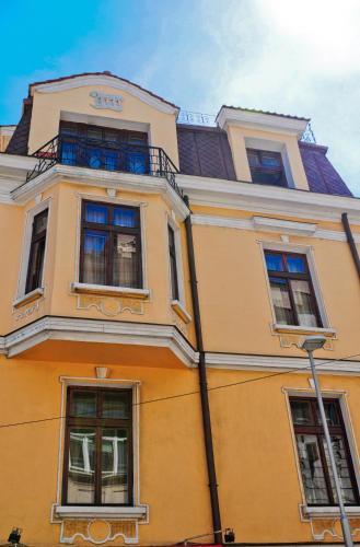 L'Opera Guest House