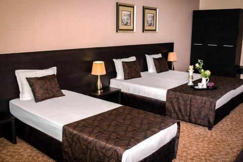 Central Plaza Hotel