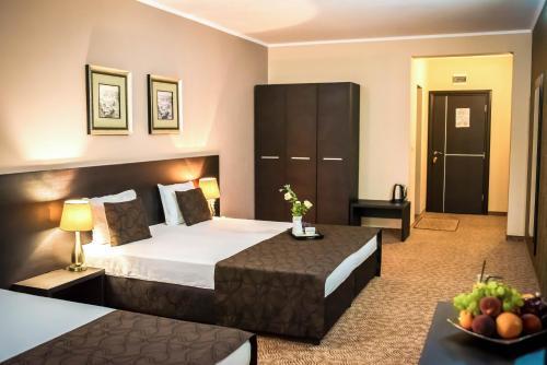 Central Plaza Hotel