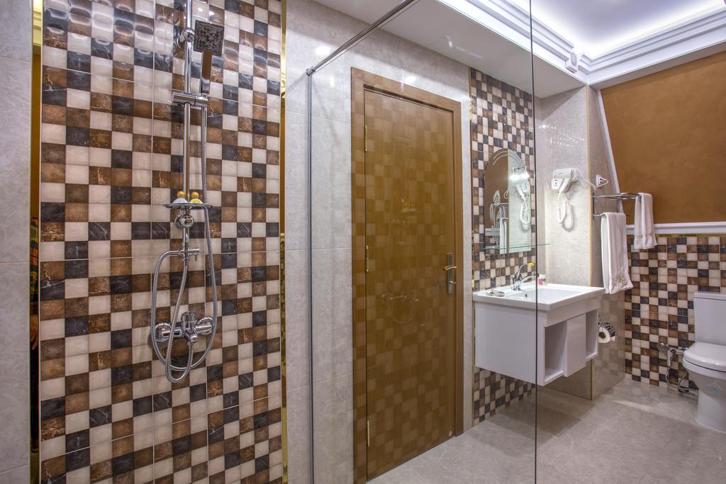 Green Palace Hotel