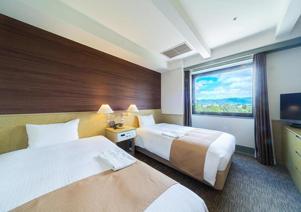 Minami Senri Crystal Hotel