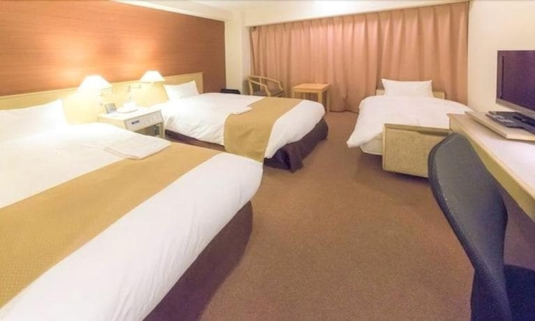 Minami Senri Crystal Hotel