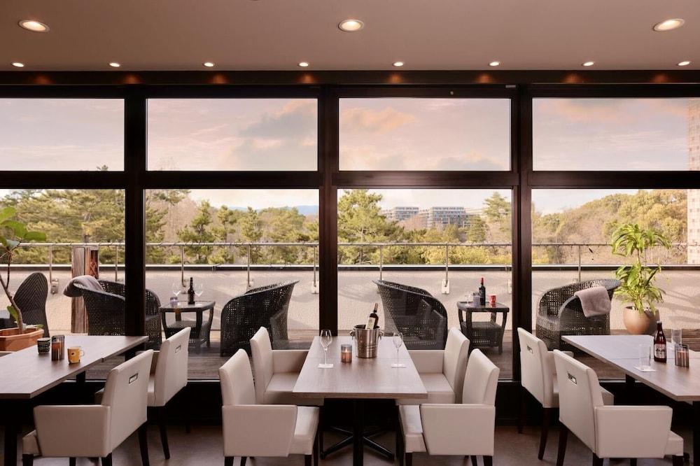 Minami Senri Crystal Hotel