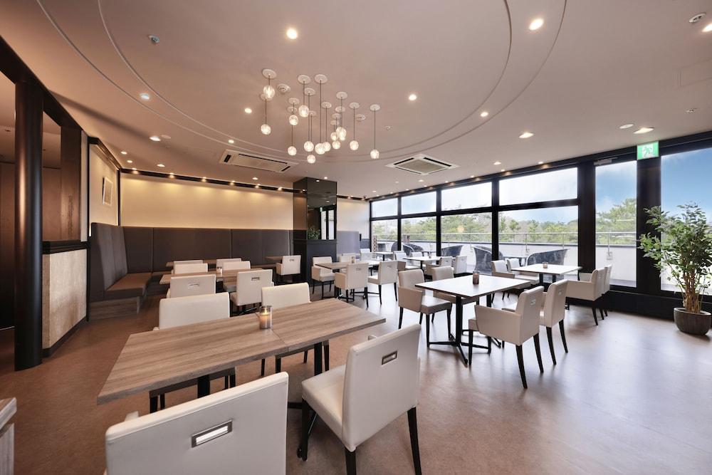 Minami Senri Crystal Hotel