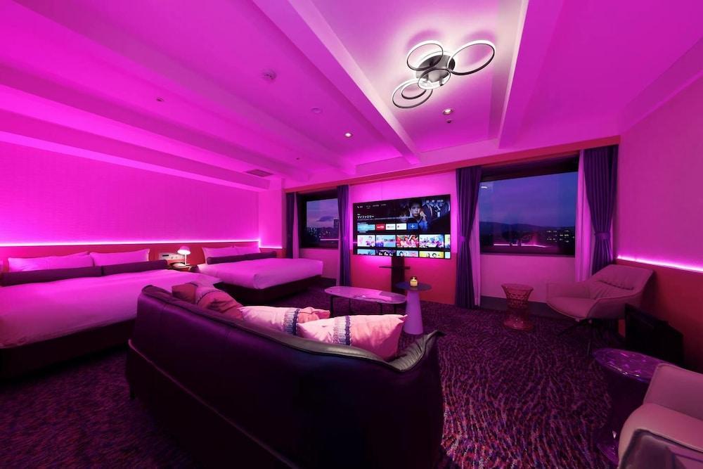 Minami Senri Crystal Hotel