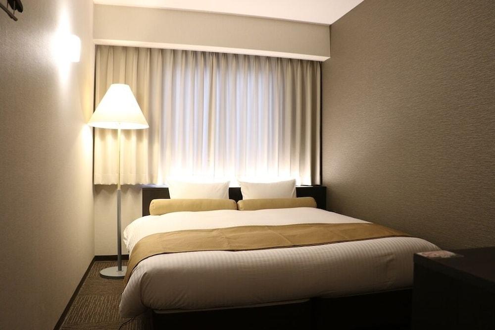 Minami Senri Crystal Hotel