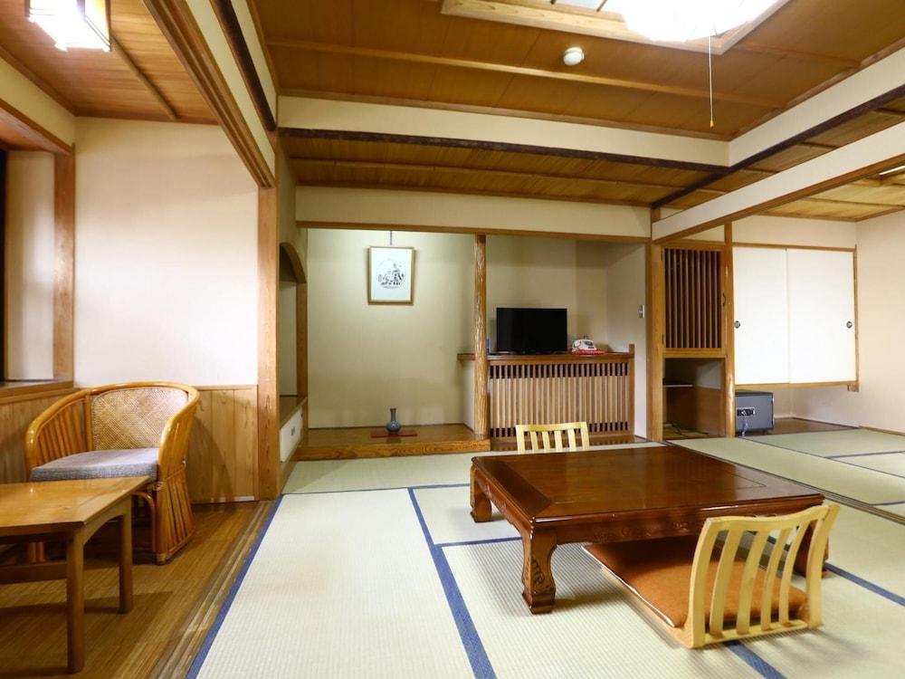 Shinshu Nozawa Onsen Tokiwaya Ryokan
