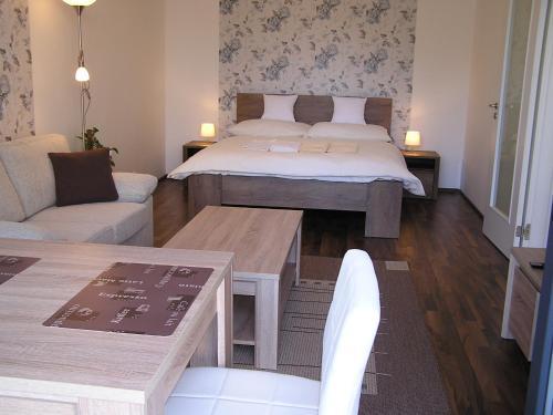 Gonda Apartments