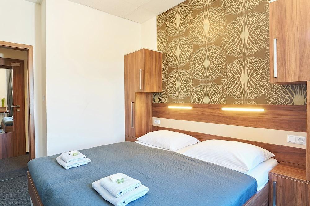 Hotel A Restaurace Kocanda