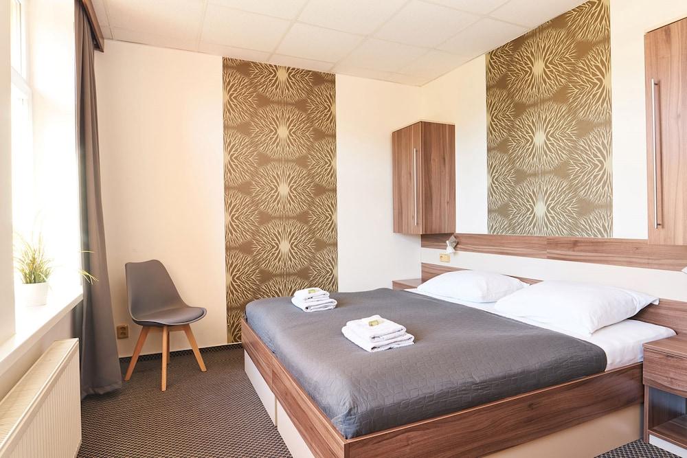 Hotel A Restaurace Kocanda