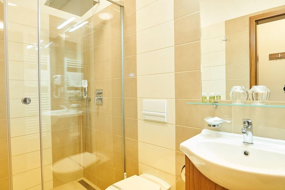 Hotel A Restaurace Kocanda