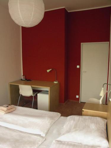 Hotel Saloon