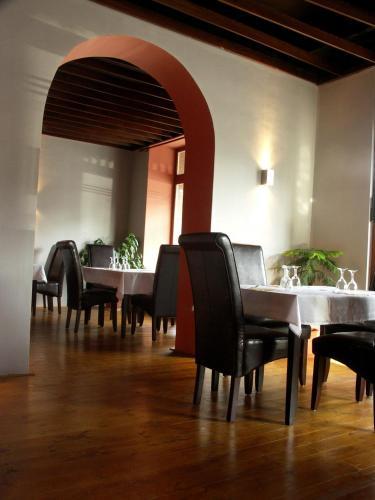 Hotel Saloon