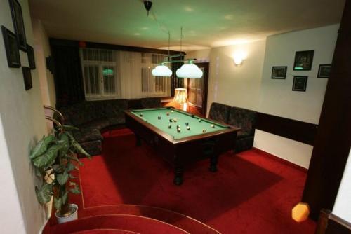 Hotel Saloon
