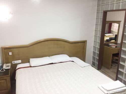 Nil Hotel